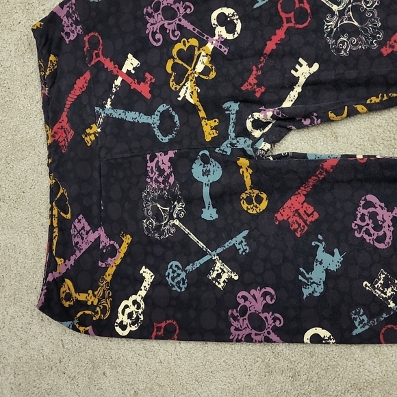 Lularoe tall & curvy key Harry Potter vibes leggings - Picture 3 of 5